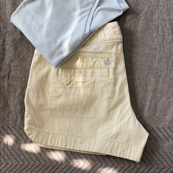 Volcom shorts - Picture 3 of 6